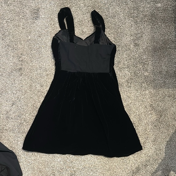 EXPRESS Black Velvet Dress Size 0 - Picture 4 of 5